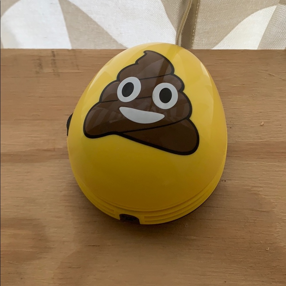 Poop emoji Crumby mini vacuum as seen on TV NWOT